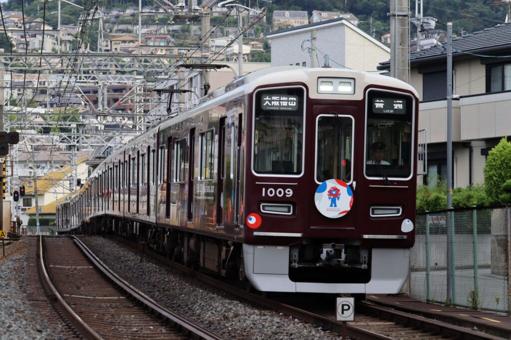 阪急電鉄（宝塚線）1000系 大阪・関西万博ラッピング 銭屋踏切付近 撮影記録