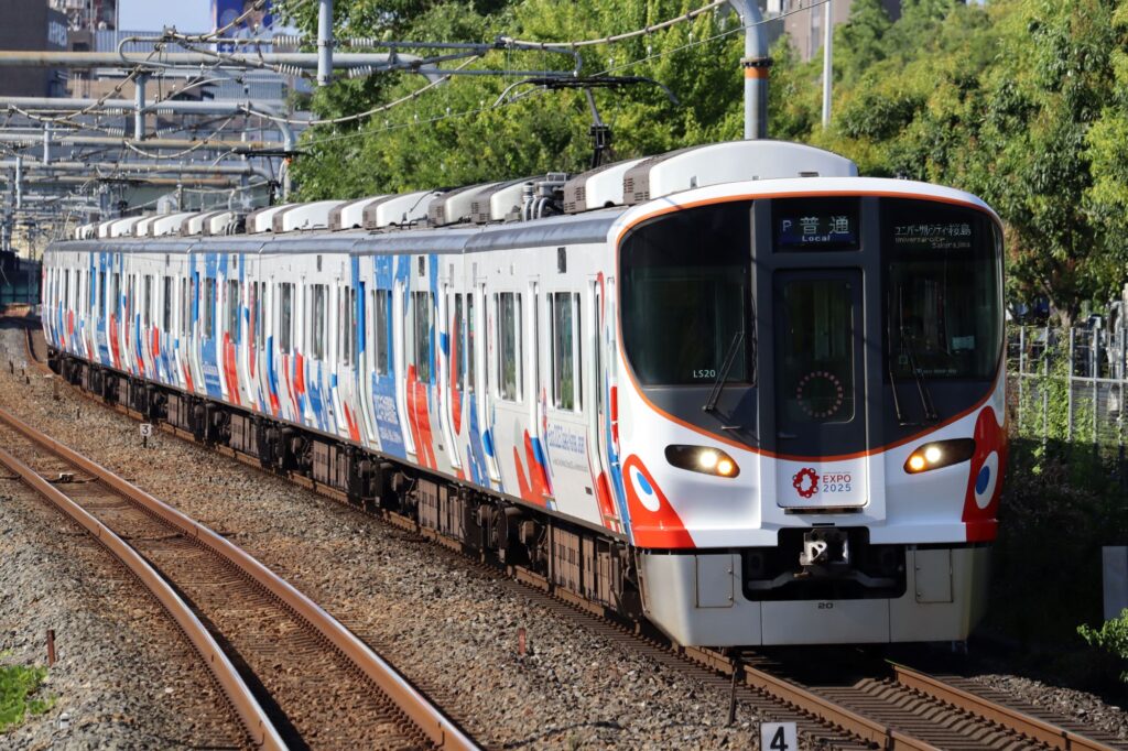 JR西日本 323系「大阪・関西万博ラッピング列車」 大阪・関西万博ラッピング 大阪城公園駅